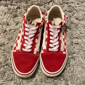Women’s Vans red checkered old skool’s